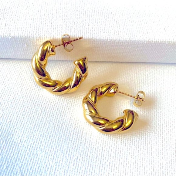 18k Gold Plated Twisted Geometric Chunky Stud Earrings - Picture 4 of 8
